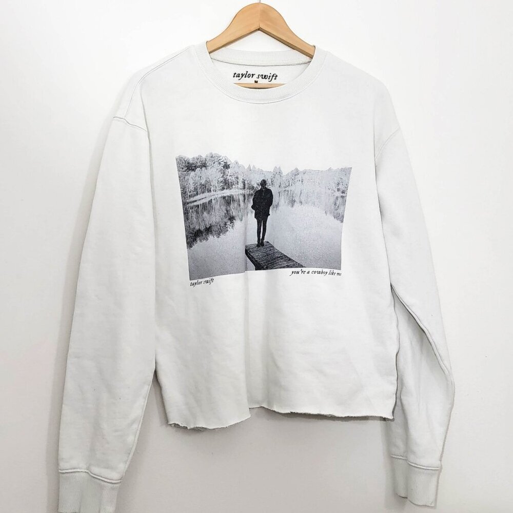 Taylor Swift You're a Cowboy Like Me Crewneck Sweatshirt Medium